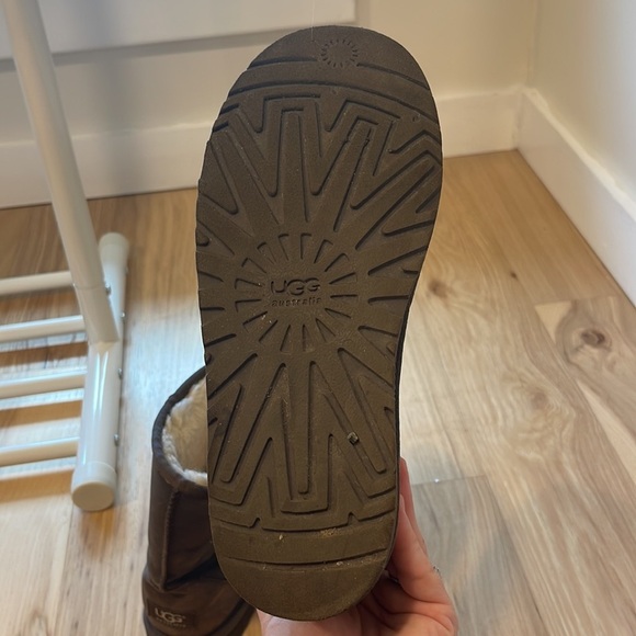 UGG Australia brown leather boot, Size US 5 - Picture 7 of 7